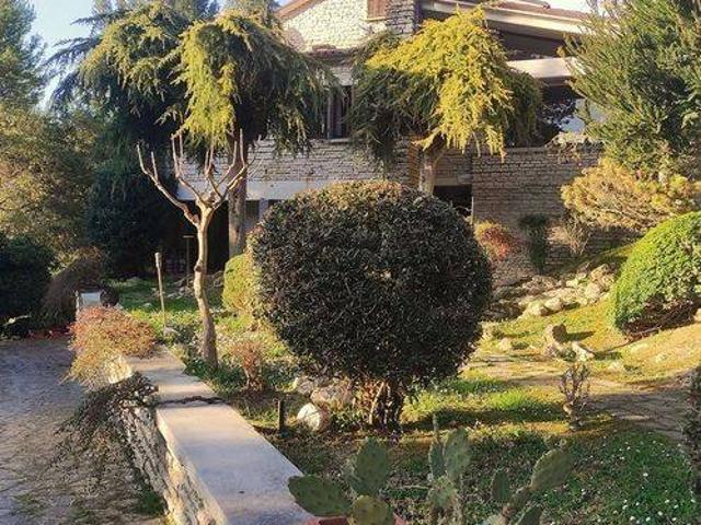 Villa in vendita a San Severino Marche MC