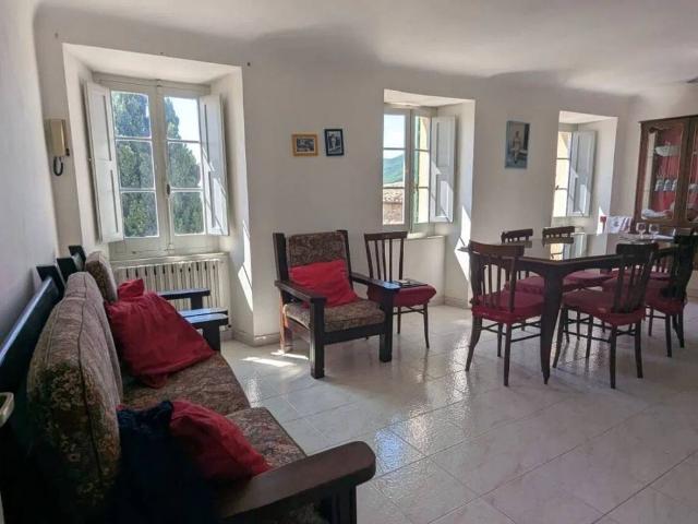 Villa in vendita a San Severino Marche MC