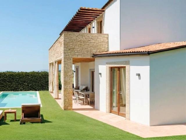 Villa in vendita a San Teodoro OT