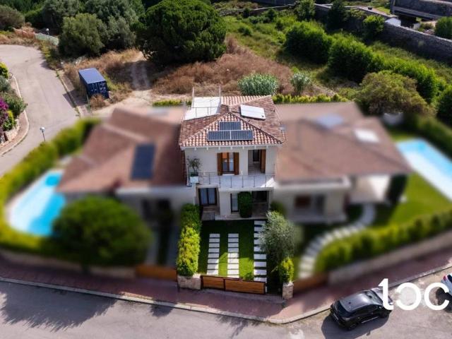 Villa in vendita a San Teodoro OT