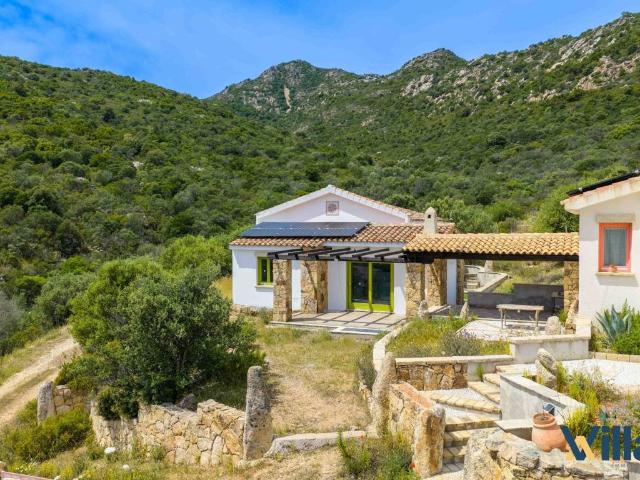 Villa in vendita a San Teodoro OT