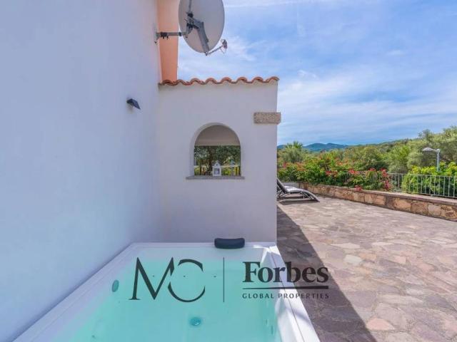 Villa in vendita a San Teodoro OT