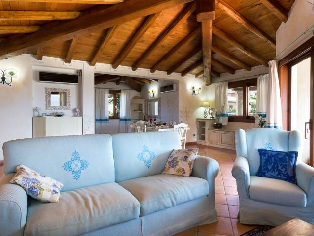 Villa in vendita a San Teodoro OT