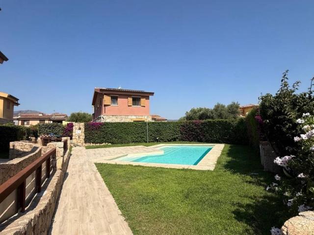 Villa in vendita a San Teodoro OT