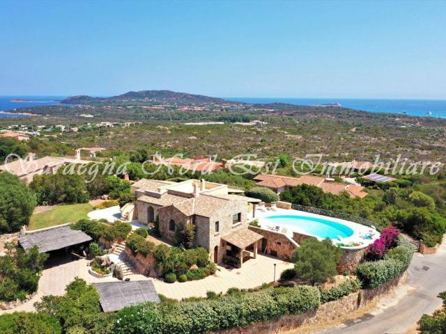 Villa in vendita a San Teodoro OT