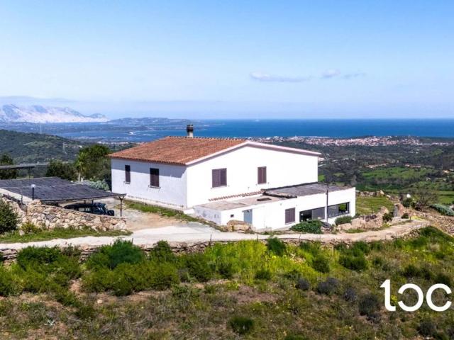 Villa in vendita a San Teodoro OT
