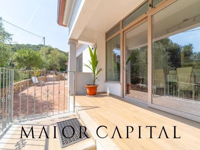 Villa in vendita a San Teodoro OT