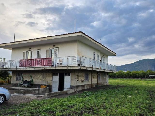 Villa in vendita a San Valentino Torio SA