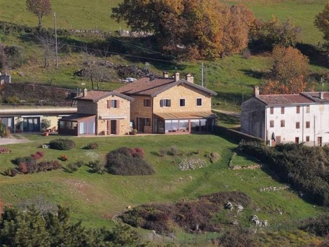 Villa in vendita a San Zeno di Montagna VR