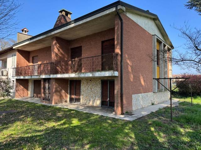 Villa in vendita a San Zenone al Lambro MI