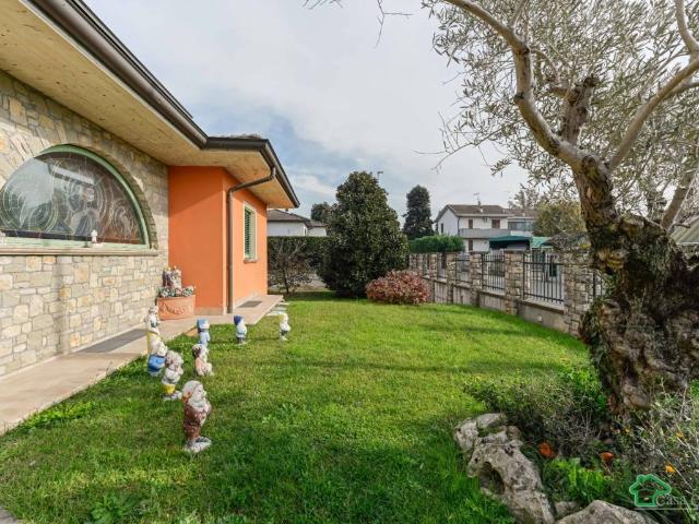 Villa in vendita a San Zenone al Lambro MI