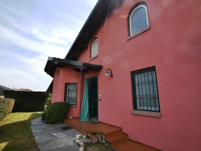 Villa in vendita a Sandigliano BI