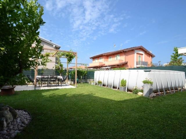 Villa in vendita a Sandrà, Castelnuovo del Garda