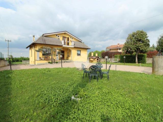 Villa in vendita a Sanfrè CN