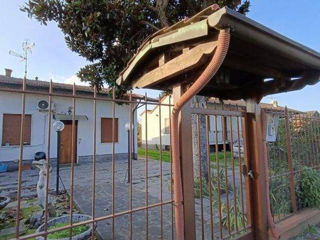 Villa in vendita a Sannazzaro de' Burgondi PV