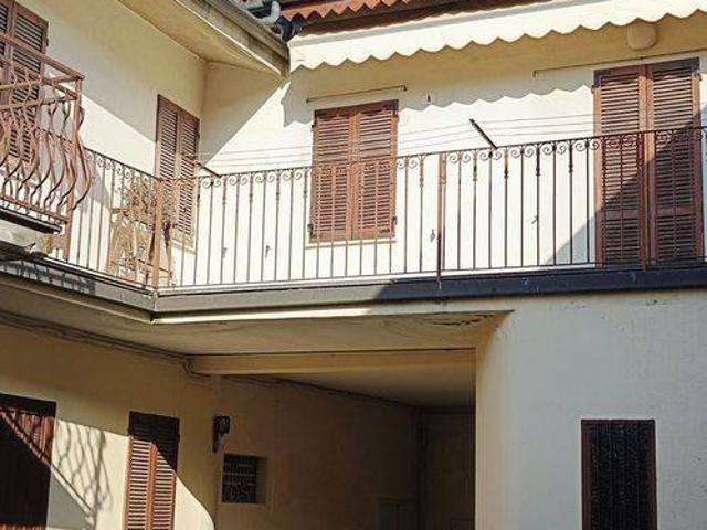 Villa in vendita a Sannazzaro de' Burgondi PV