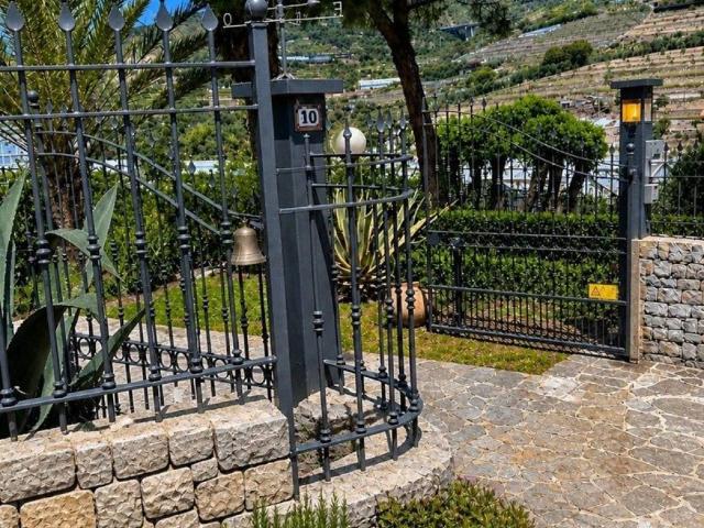Villa in vendita a Santo Stefano al Mare IM