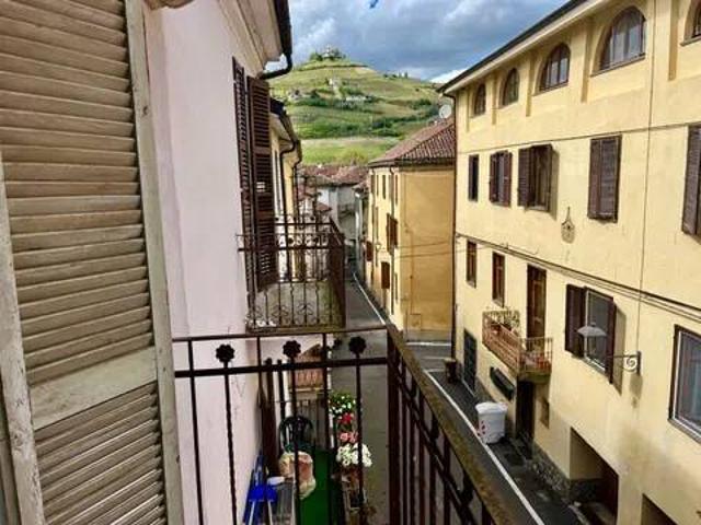 Villa in vendita a Santo Stefano Belbo CN