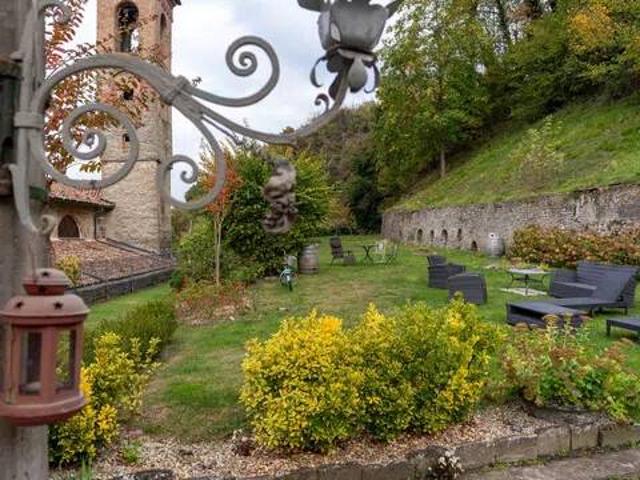 Villa in vendita a Santo Stefano Belbo CN