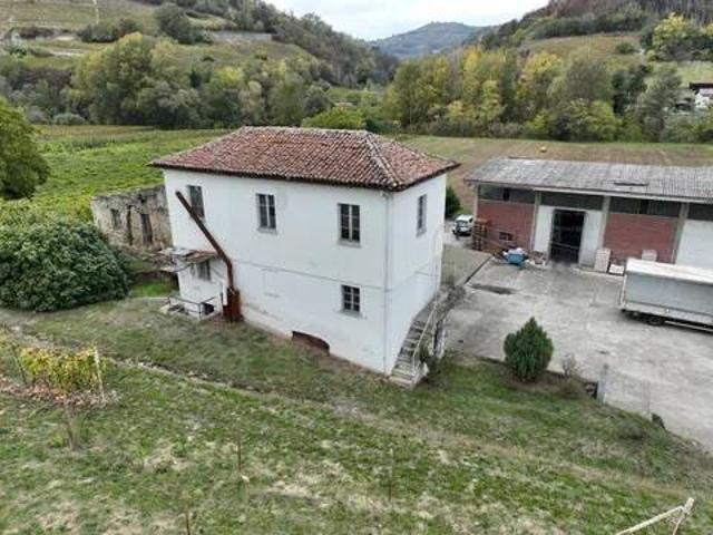 Villa in vendita a Santo Stefano Belbo CN