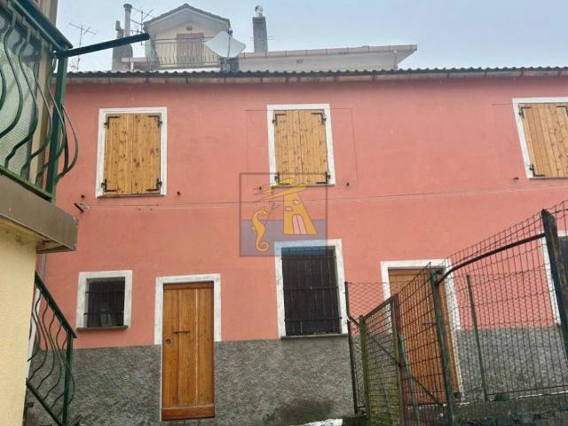 Villa in vendita a Santo Stefano d'Aveto GE