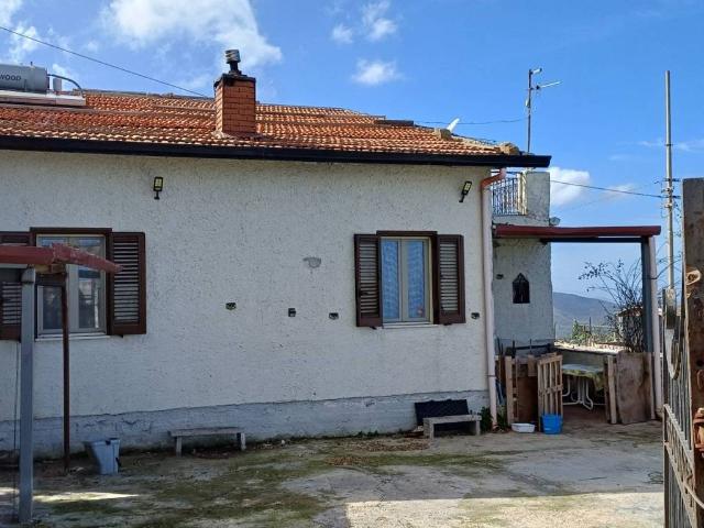 Villa in vendita a Santo Stefano di Camastra ME