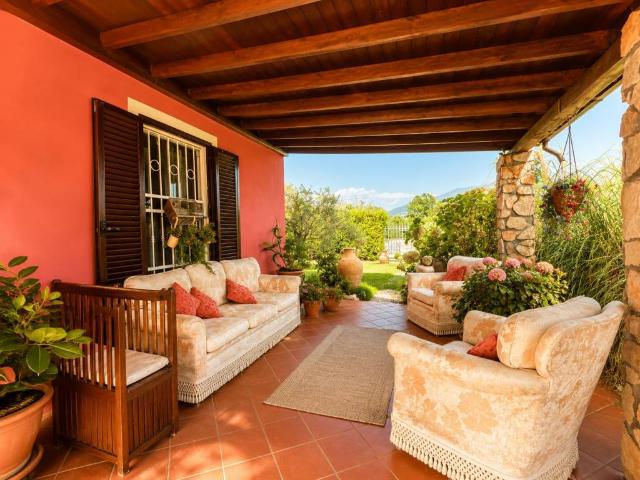 Villa in vendita a Santo Stefano di Magra SP