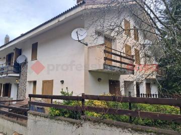 Villa in vendita a Santo Stefano in Aspromonte RC