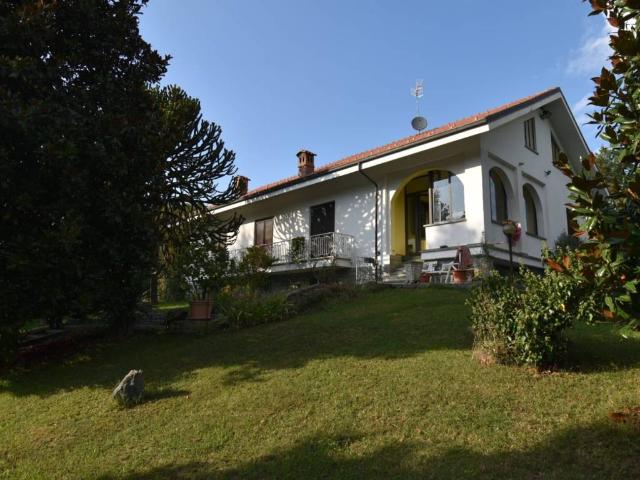 Villa in vendita a Santo Stefano Roero CN