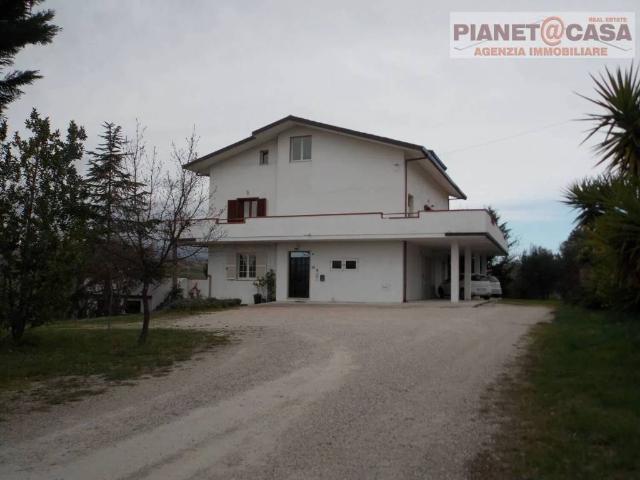 Villa in vendita a Sant'Omero TE
