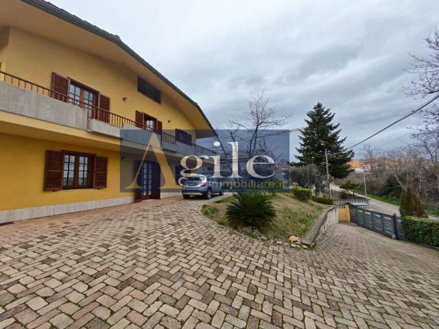 Villa in vendita a Sant'Omero TE
