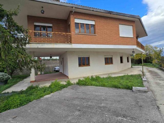 Villa in vendita a Sant'Omero TE