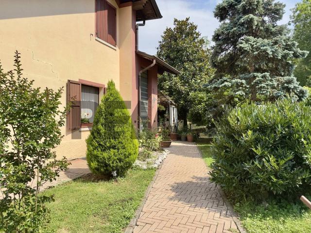 Villa in vendita a Sant'Omobono Terme