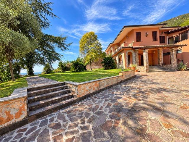 VILLA in VENDITA a SANT'ORESTE di 15 vani