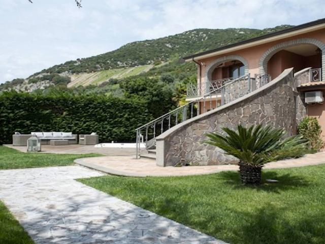 Villa in vendita a Sant'Oreste RM