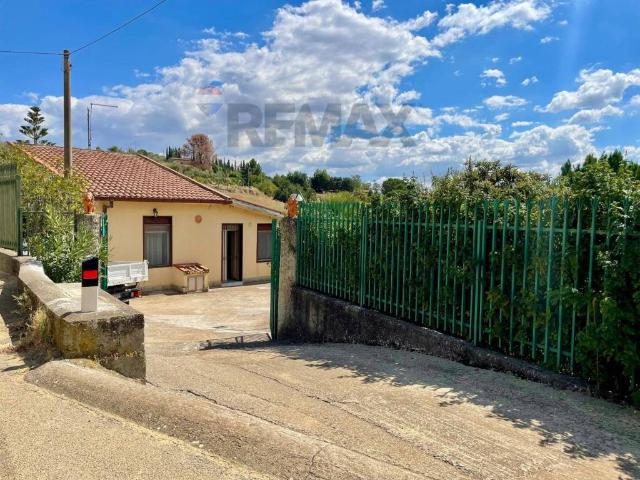 Villa in vendita a Santa Caterina Villarmosa CL