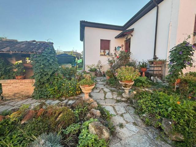 Villa in vendita a Santa Giuletta PV