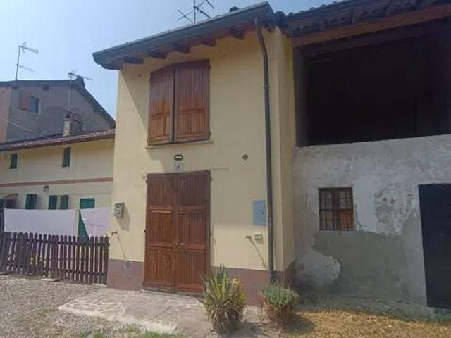 Villa in vendita a Santa Giuletta PV