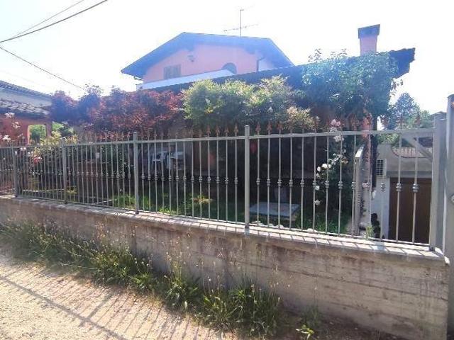 Villa in vendita a Santa Giuletta PV
