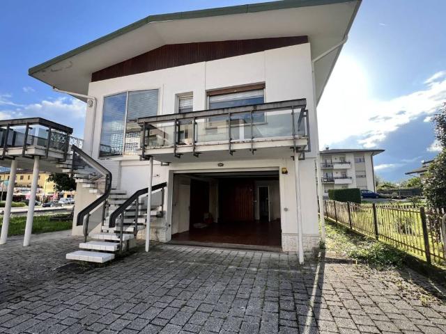 Villa in vendita a Santa Giustina BL