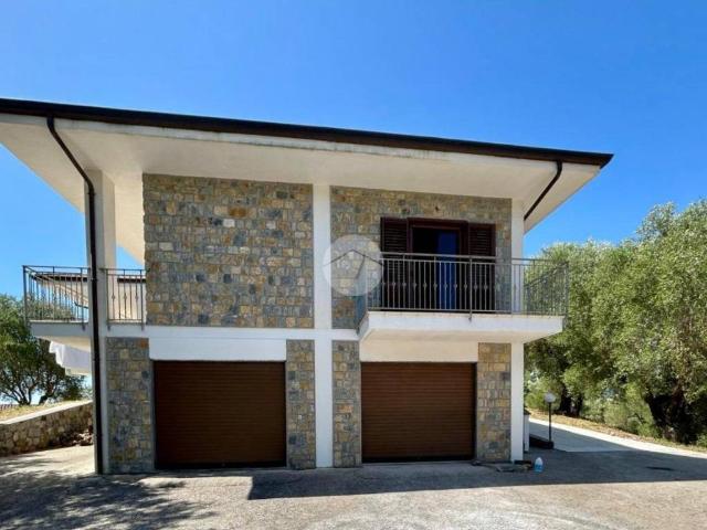 Villa in vendita a Santa Marina SA