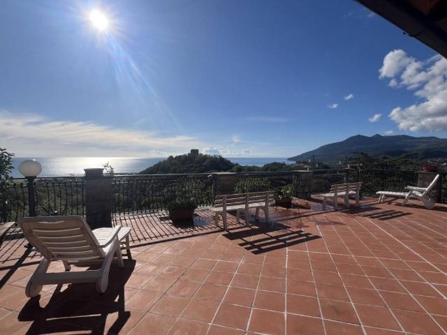 Villa in vendita a Santa Marina SA
