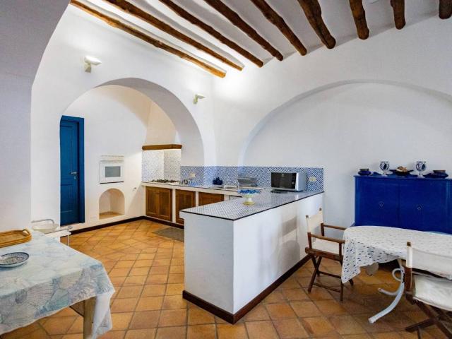 Villa in vendita a Santa Marina Salina ME