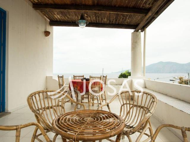 Villa in vendita a Santa Marina Salina ME