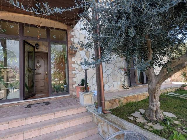 Villa in vendita a Santa Marinella RM