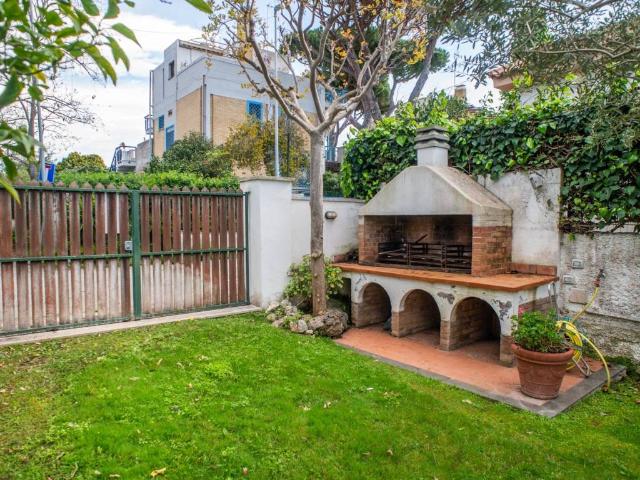 Villa in vendita a Santa Marinella RM
