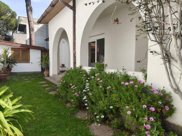 Villa in vendita a Santa Marinella RM