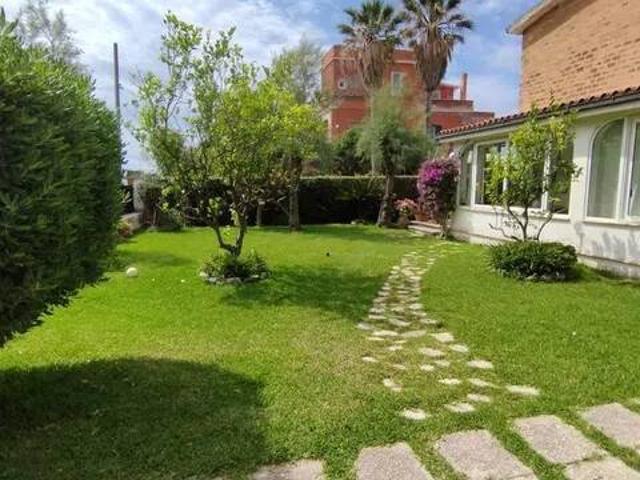 Villa in vendita a Santa Marinella RM