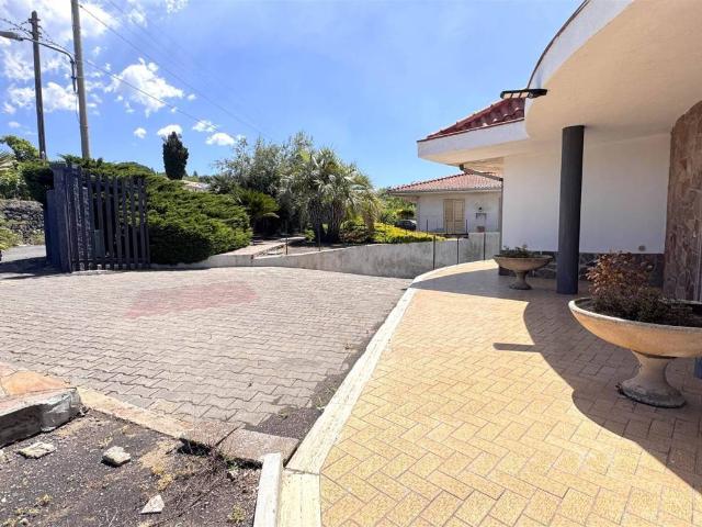 Villa in vendita a Santa Maria di Licodia CT