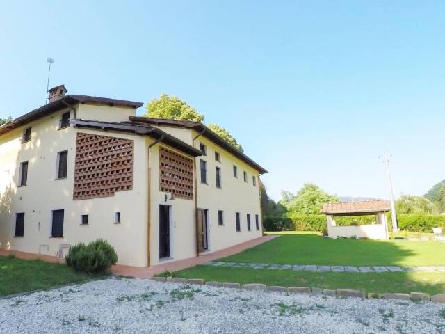Villa in vendita a Santa Maria Hoè LC